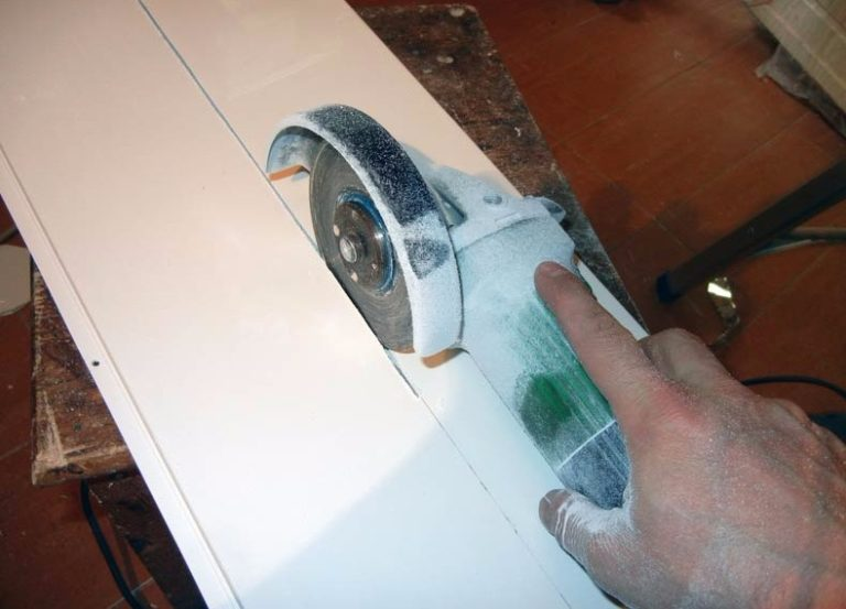 Как разрезать пластиковую панель в домашних условиях