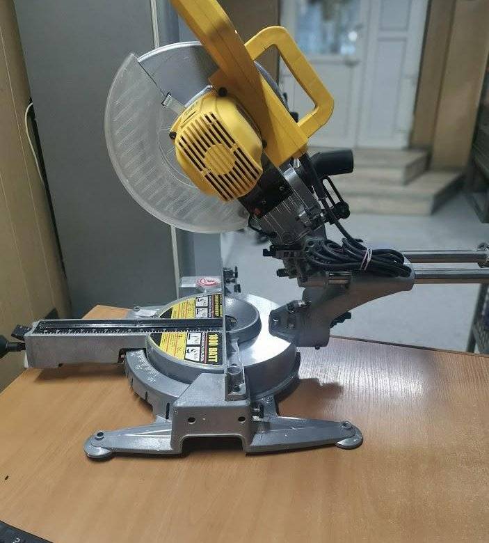 Обзор торцовочной пилы корвет 4м