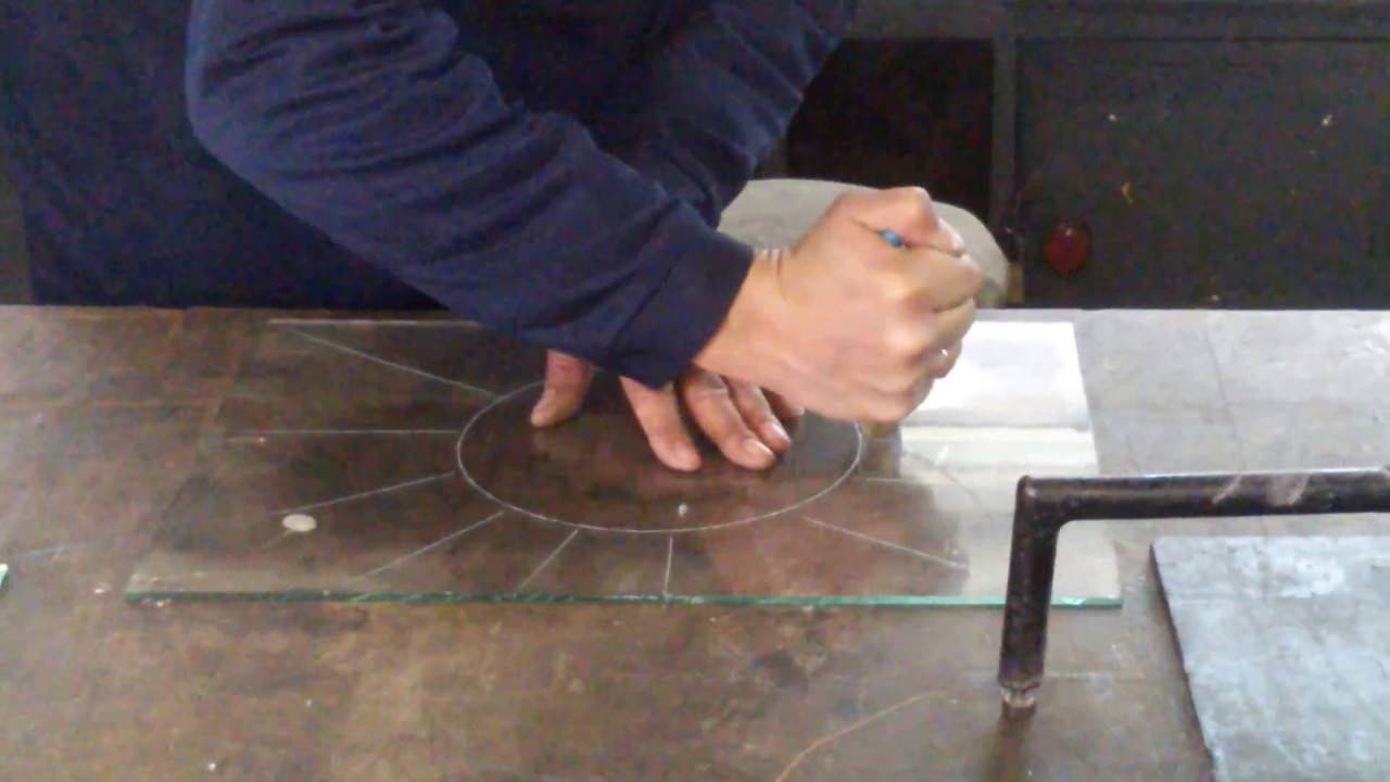 Как нарезать старое стекло чтобы оно не треснуло