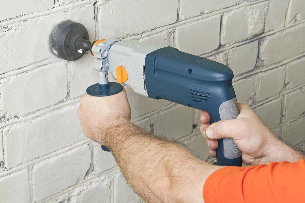 Как просверлить бетонную стену без перфоратора