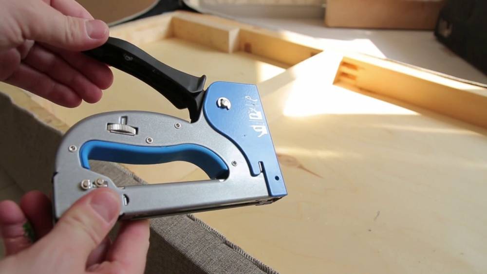 Как подобрать скобы для мебельного степлера