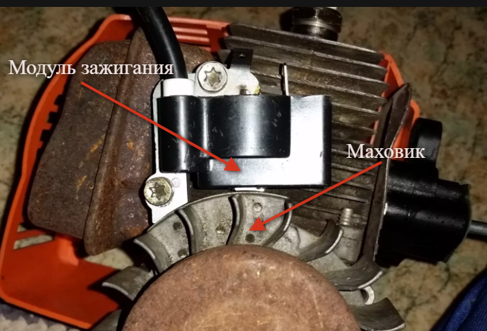 Как правильно выставить зажигание на триммере: регулировка зазора между магнето и маховиком