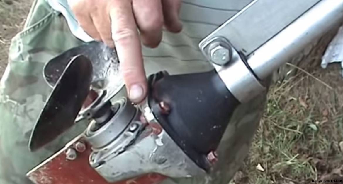 Как сделать лодочный мотор из бензопилы своими руками?