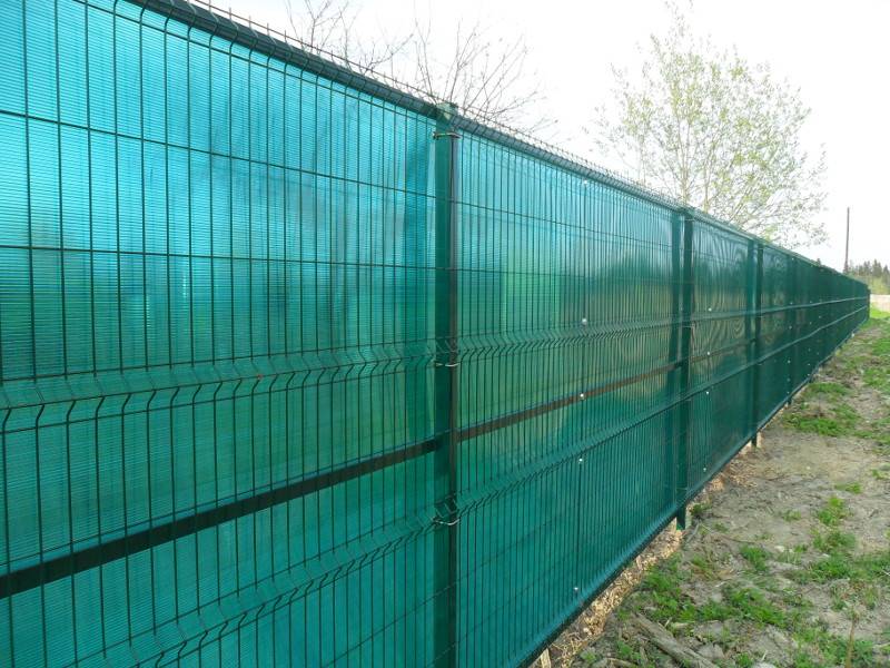 Забор из поликарбоната между соседями на даче: как установить, пошагово, фото