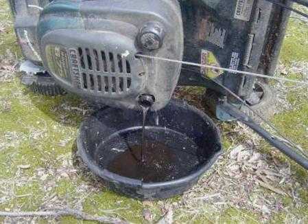 Как поменять масло в газонокосилке makita 4618