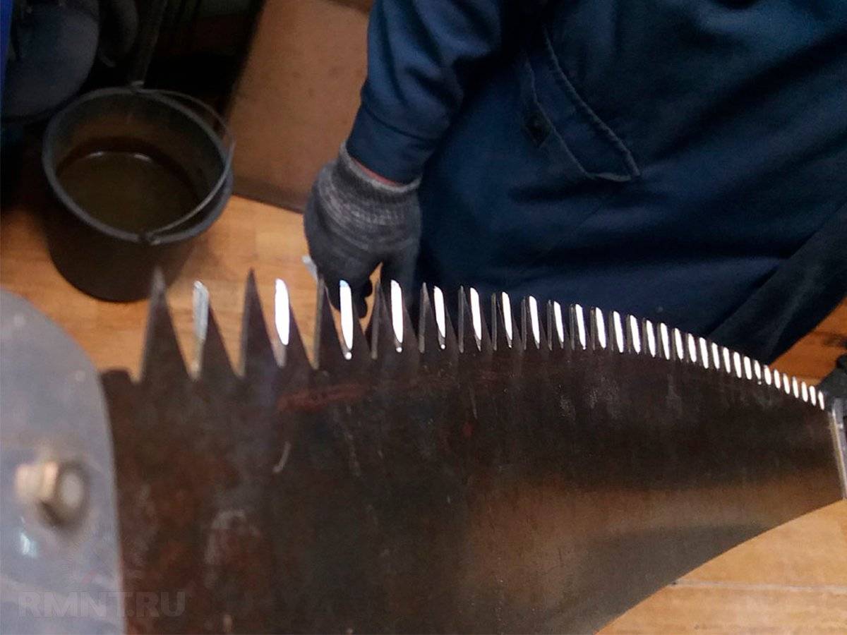 Как можно наточить ножовку в домашних условиях?