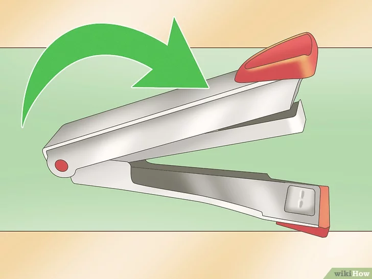 Как вставить скрепки в степлер для бумаги правильно фото