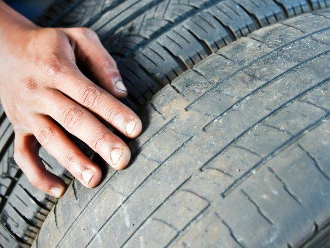 Как выглядит серная пробка в ухе и как избавиться от нее — лечение и удаление дома