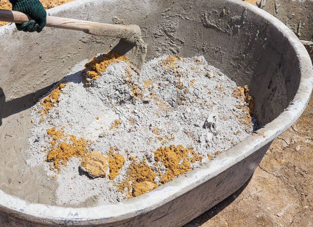 О том, как отмыть бетономешалку от застывшего цемента