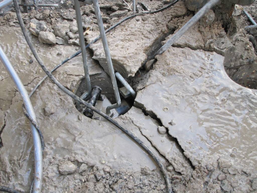 Разрушение бетона гидроклиновой установкой: безопасно, результативно, бесшумно