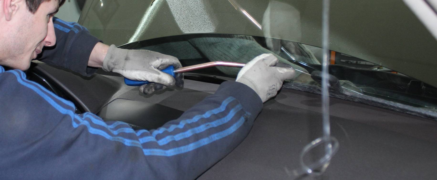 Как срезать стекло на машине без струны