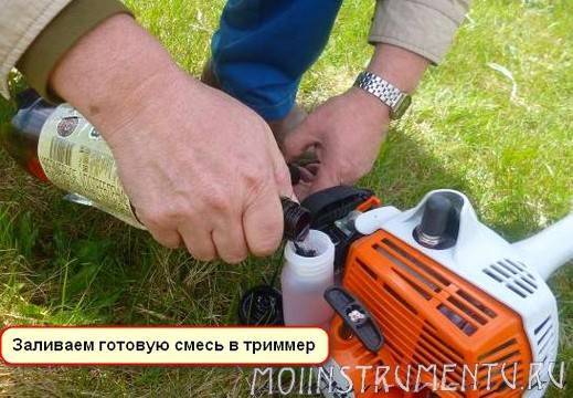 Какой бензин заливается в триммер
