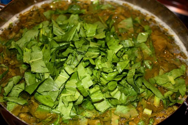 Рецепт зеленый борщ без мяса с щавелем и яйцом рецепт с фото
