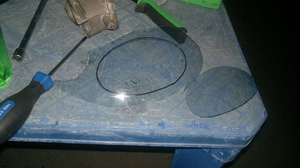 Как вырезать круг из стекла