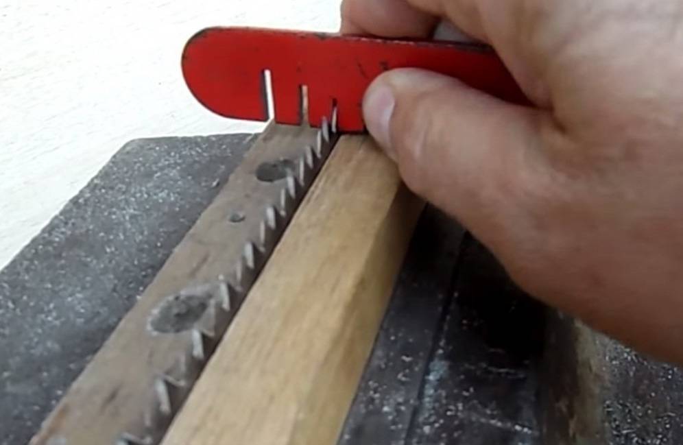 Как наточить ножовку по дереву