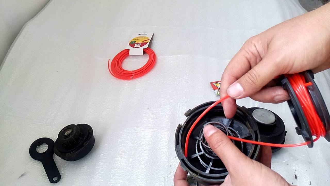 Как поменять леску на электрическом триммере