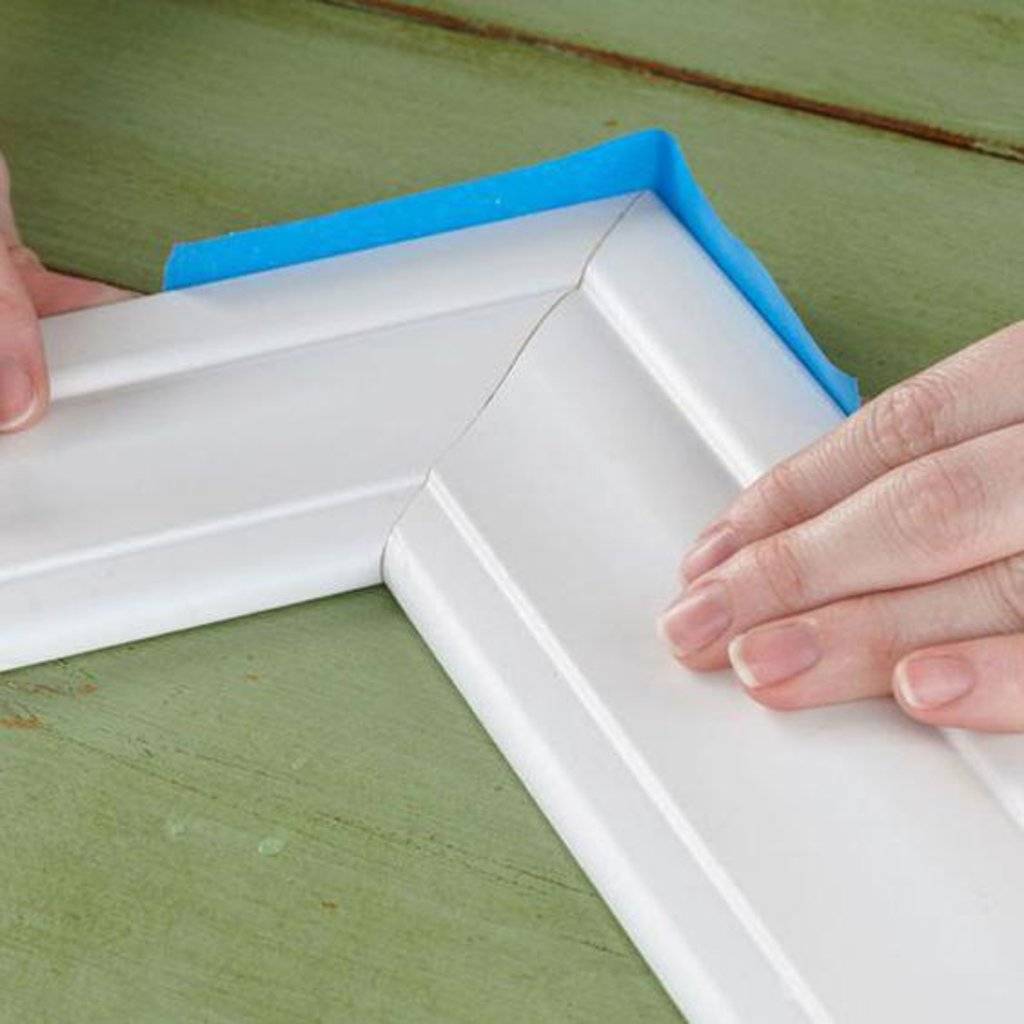 Как резать потолочный плинтус в углах без стусла да ещё и в домашних условиях