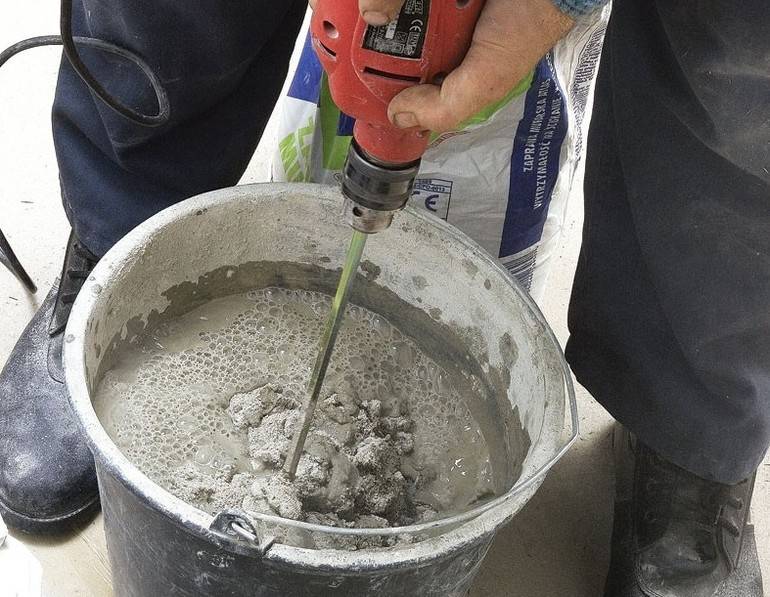 О том, как отмыть бетономешалку от застывшего цемента