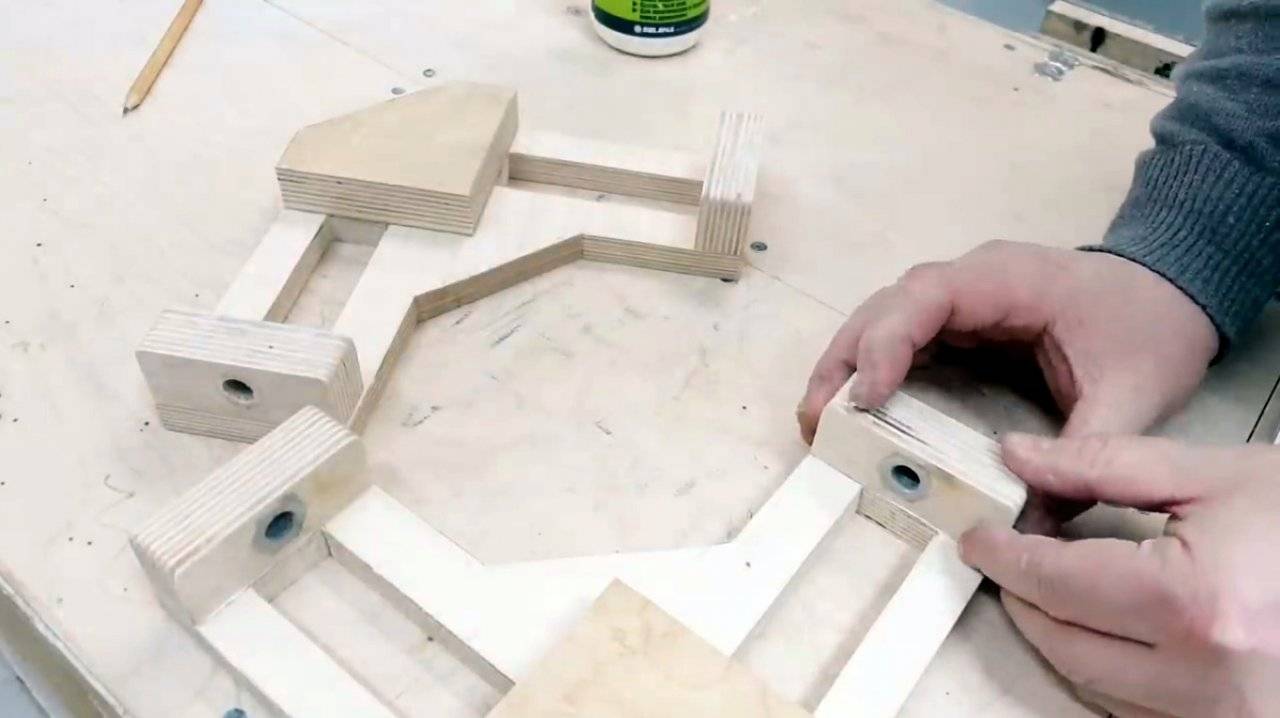 Струбцина своими руками — как сделать быстрозажимную струбцину из металла для сборки мебели
